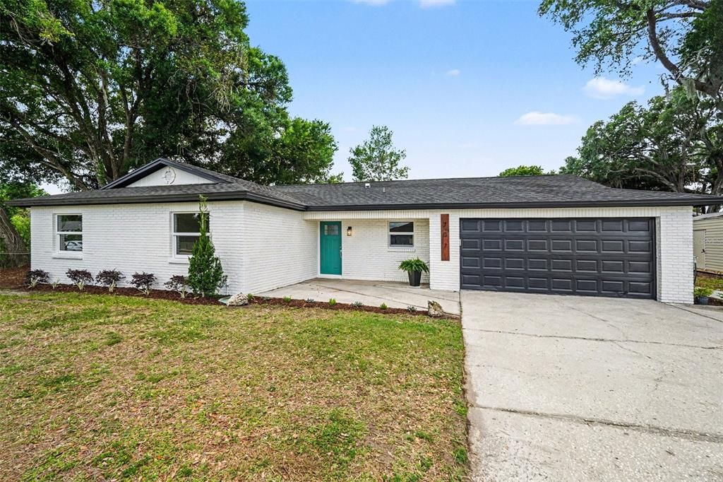 For Sale: $364,900 (3 beds, 2 baths, 1586 Square Feet)