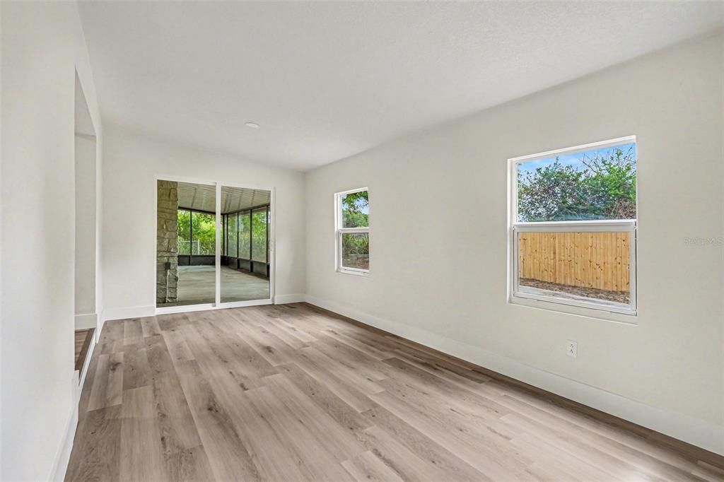 For Sale: $364,900 (3 beds, 2 baths, 1586 Square Feet)