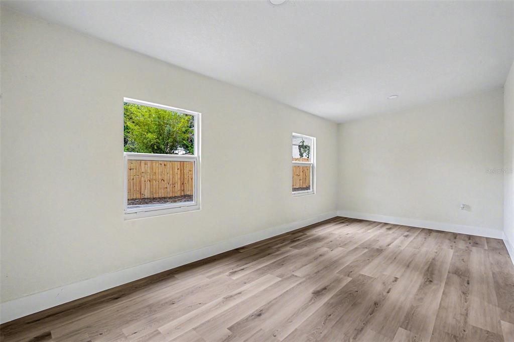 For Sale: $364,900 (3 beds, 2 baths, 1586 Square Feet)