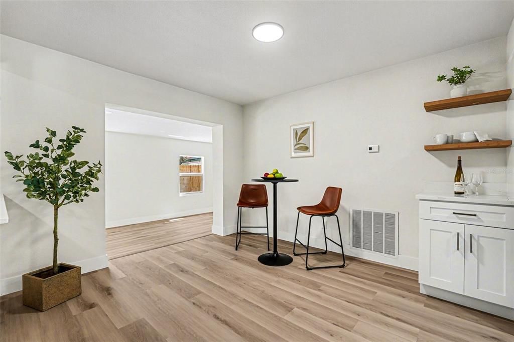 For Sale: $364,900 (3 beds, 2 baths, 1586 Square Feet)