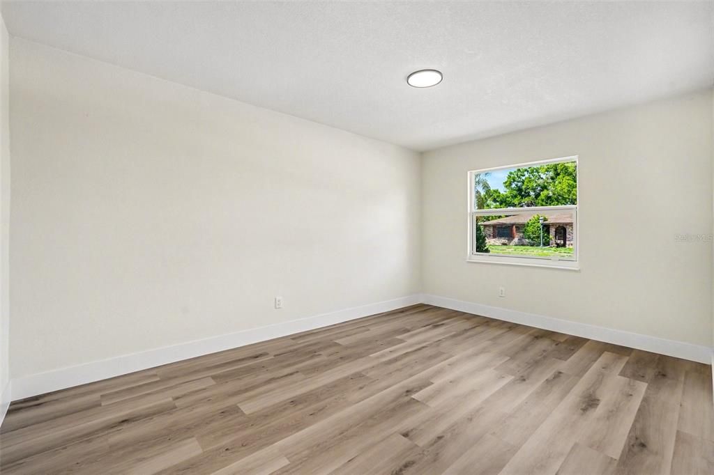 For Sale: $364,900 (3 beds, 2 baths, 1586 Square Feet)
