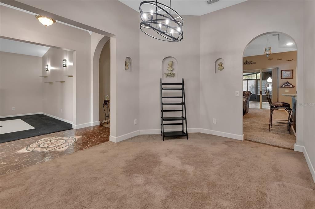Activo con contrato: $470,000 (3 camas, 3 baños, 3087 Pies cuadrados)