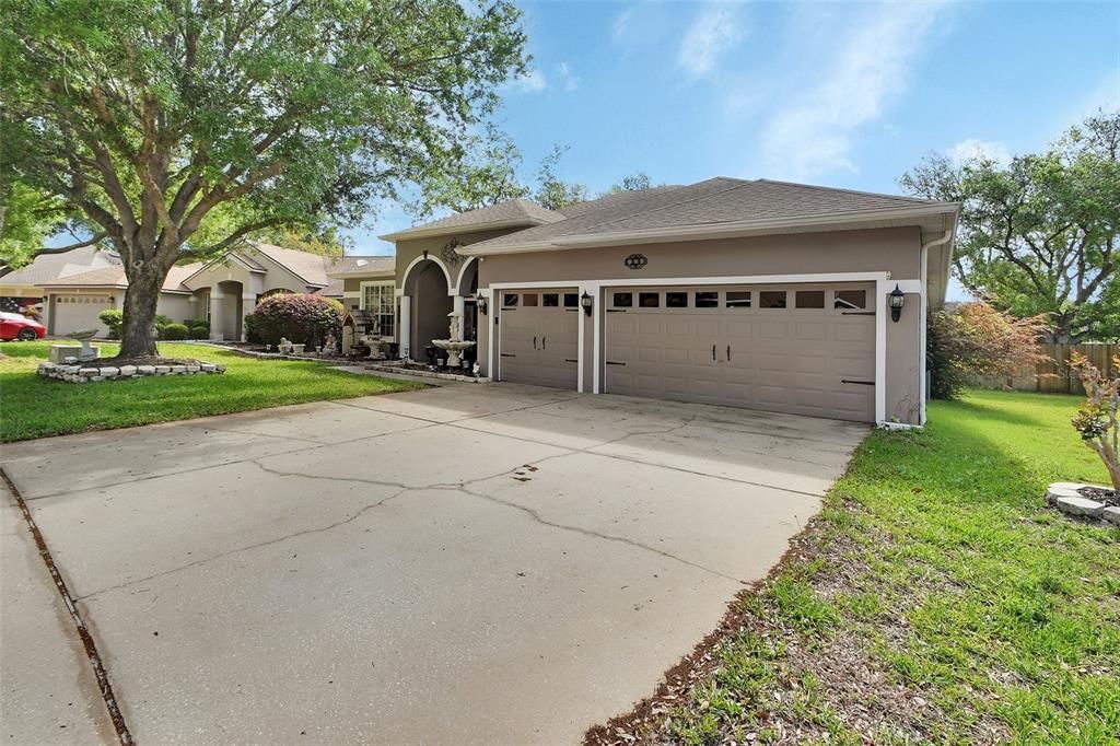 Activo con contrato: $470,000 (3 camas, 3 baños, 3087 Pies cuadrados)