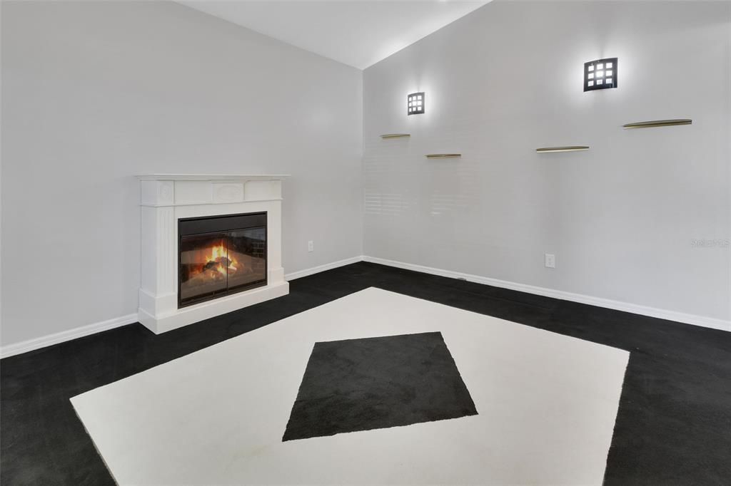 Activo con contrato: $470,000 (3 camas, 3 baños, 3087 Pies cuadrados)