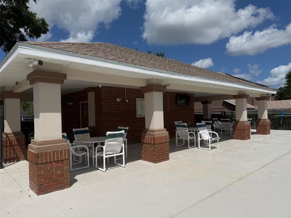 Activo con contrato: $470,000 (3 camas, 3 baños, 3087 Pies cuadrados)