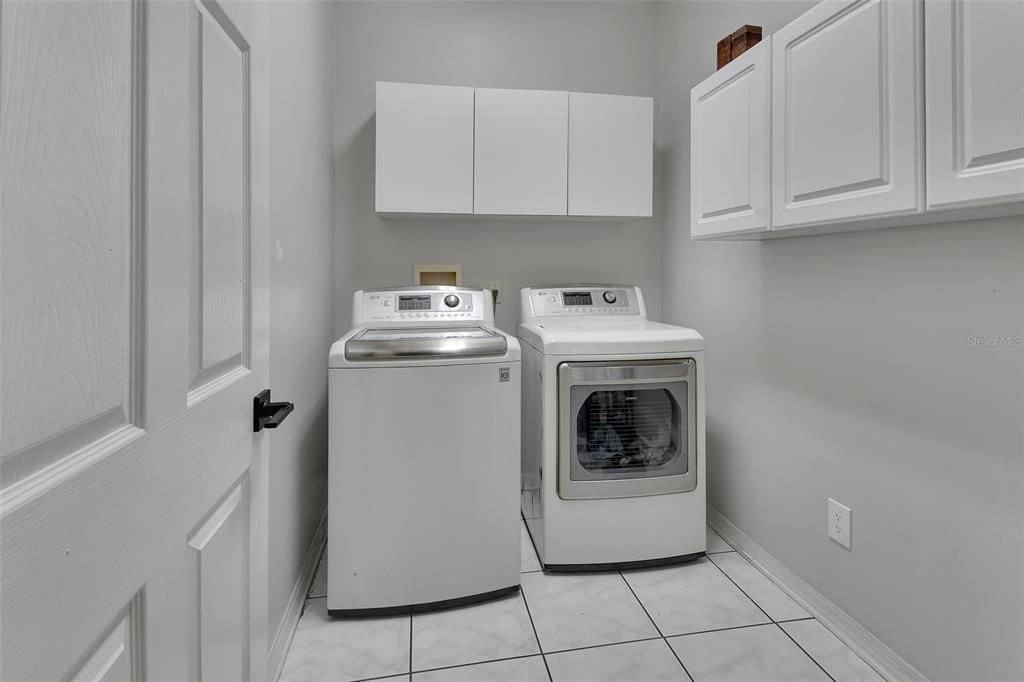 Activo con contrato: $470,000 (3 camas, 3 baños, 3087 Pies cuadrados)