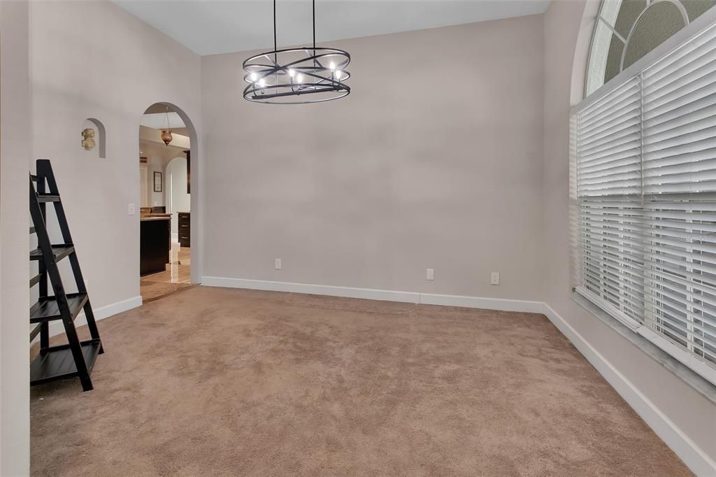 Activo con contrato: $470,000 (3 camas, 3 baños, 3087 Pies cuadrados)
