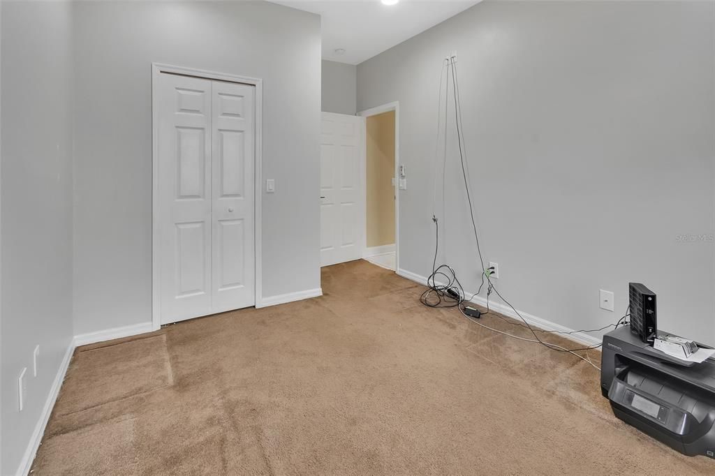 Activo con contrato: $470,000 (3 camas, 3 baños, 3087 Pies cuadrados)