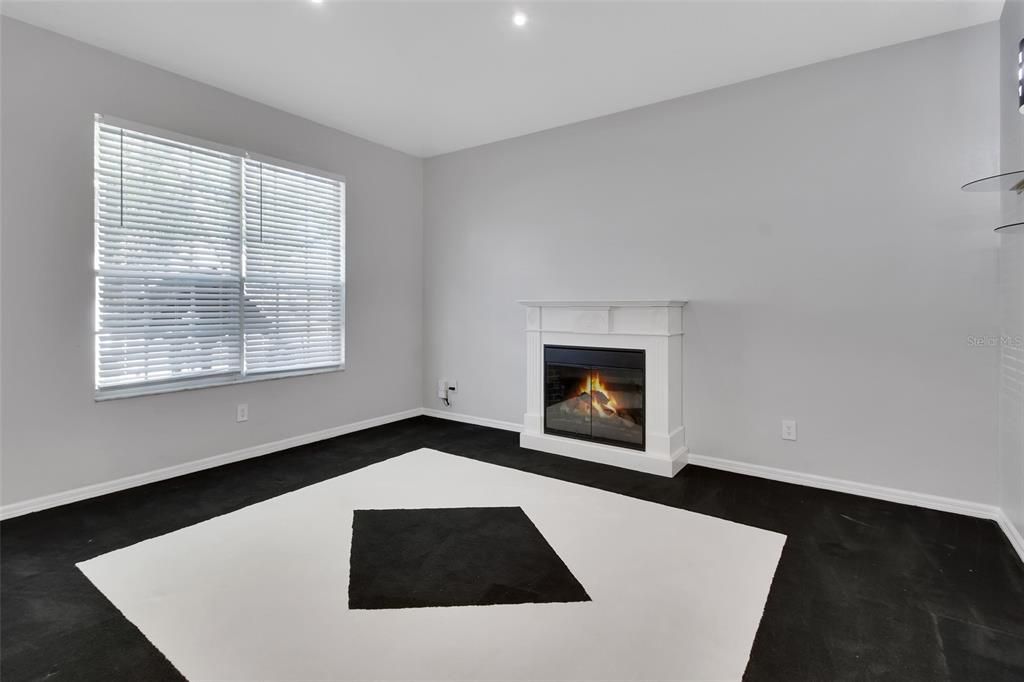 Activo con contrato: $470,000 (3 camas, 3 baños, 3087 Pies cuadrados)