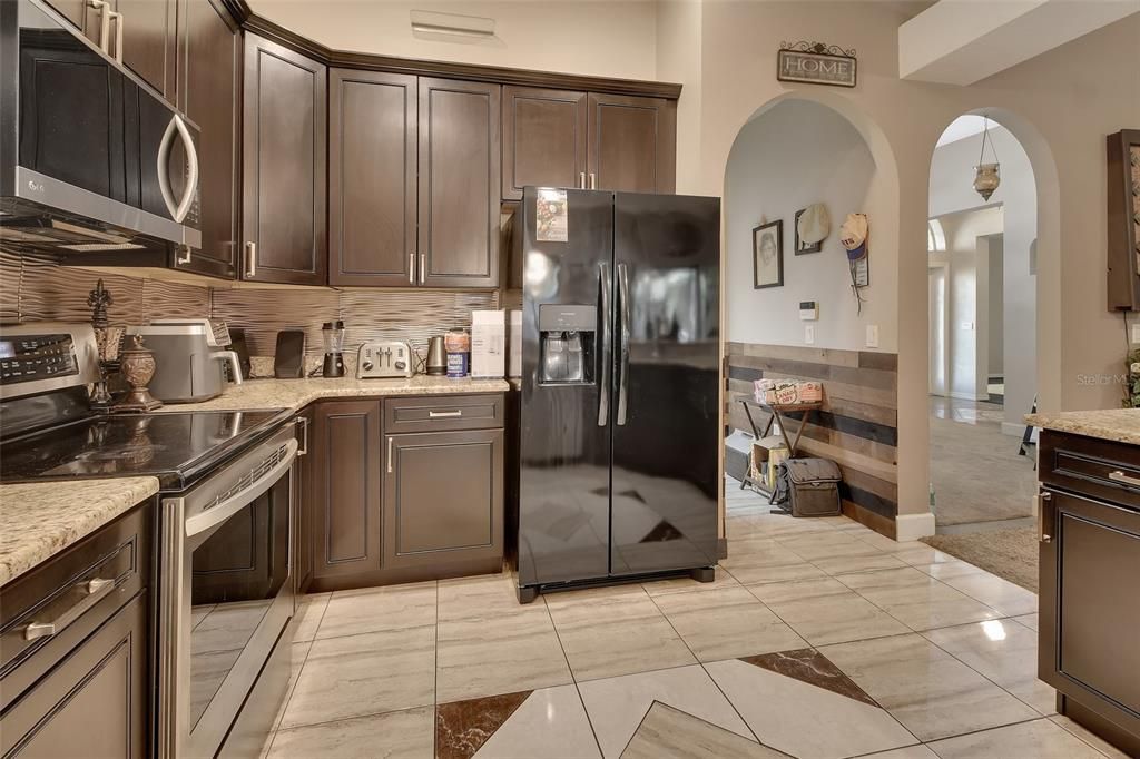 Activo con contrato: $470,000 (3 camas, 3 baños, 3087 Pies cuadrados)