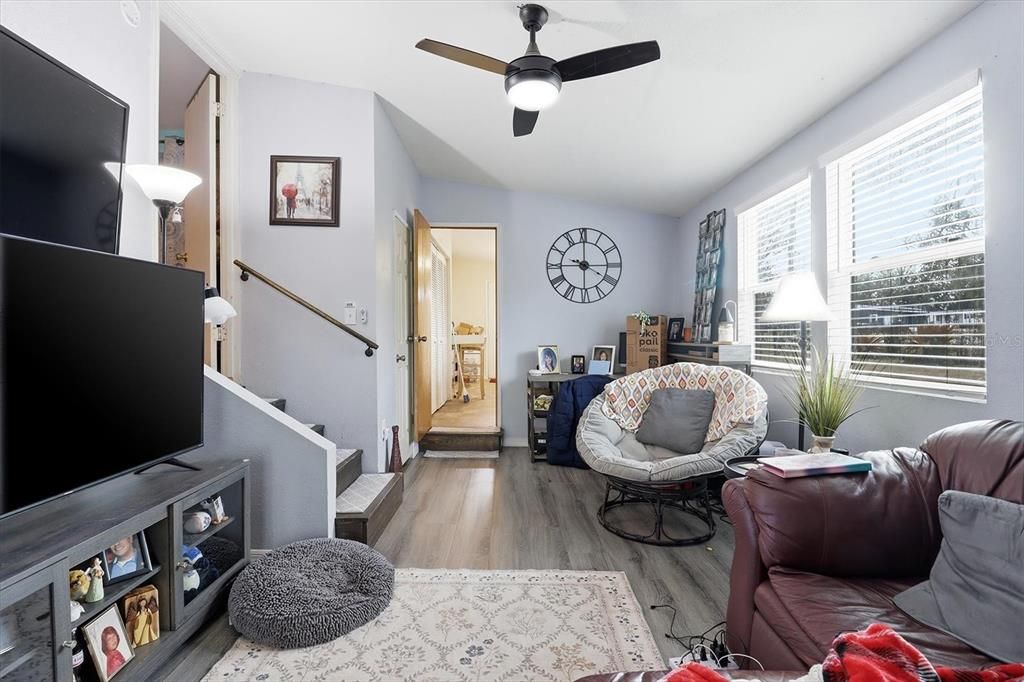 Active With Contract: $187,000 (3 beds, 2 baths, 1593 Square Feet)