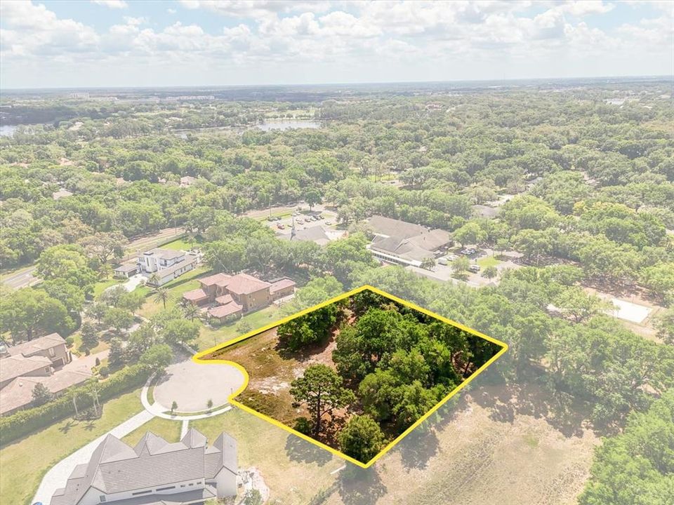 En Venta: $649,999 (1.05 acres)