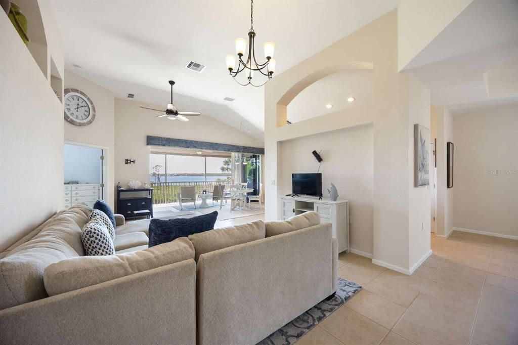 В аренду: $2,795 (3 спален, 2 ванн, 2041 Квадратных фут)