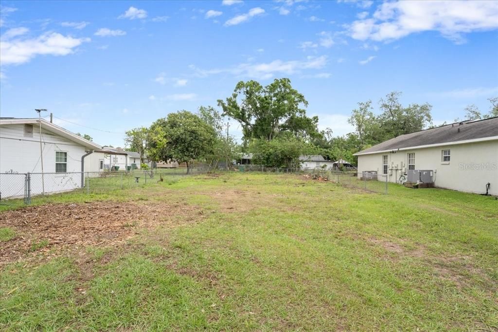 На продажу: $75,000 (0.16 acres)