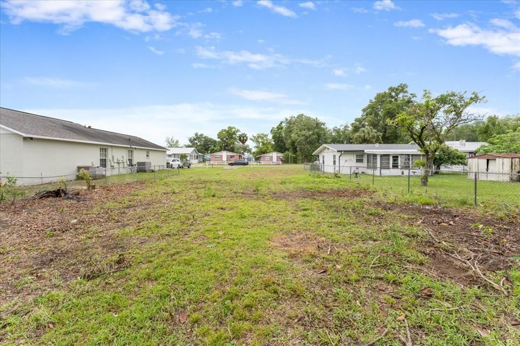 На продажу: $75,000 (0.16 acres)