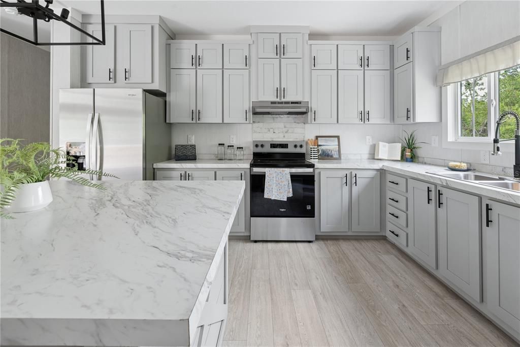 Active With Contract: $238,500 (4 beds, 2 baths, 1542 Square Feet)