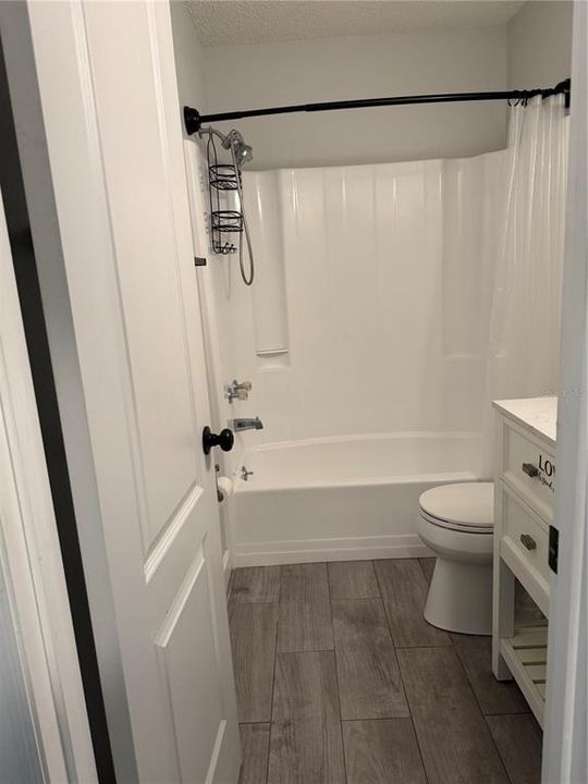 For Sale: $145,000 (2 beds, 2 baths, 902 Square Feet)