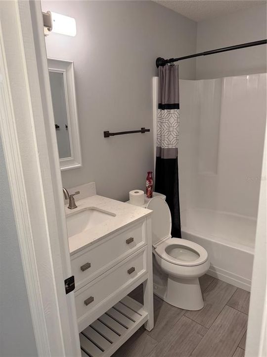 For Sale: $145,000 (2 beds, 2 baths, 902 Square Feet)