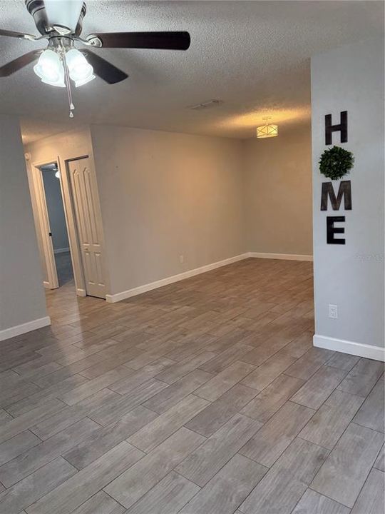 For Sale: $145,000 (2 beds, 2 baths, 902 Square Feet)