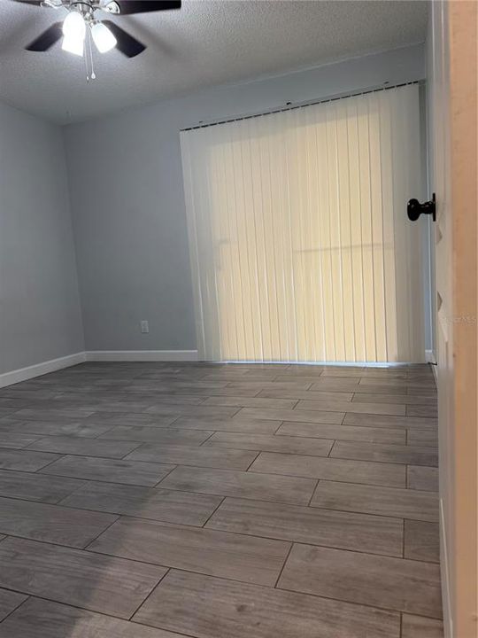 For Sale: $145,000 (2 beds, 2 baths, 902 Square Feet)