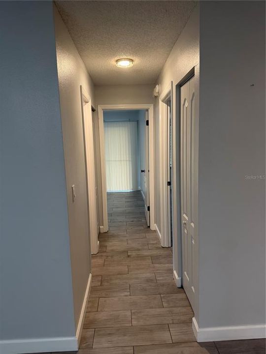 For Sale: $145,000 (2 beds, 2 baths, 902 Square Feet)