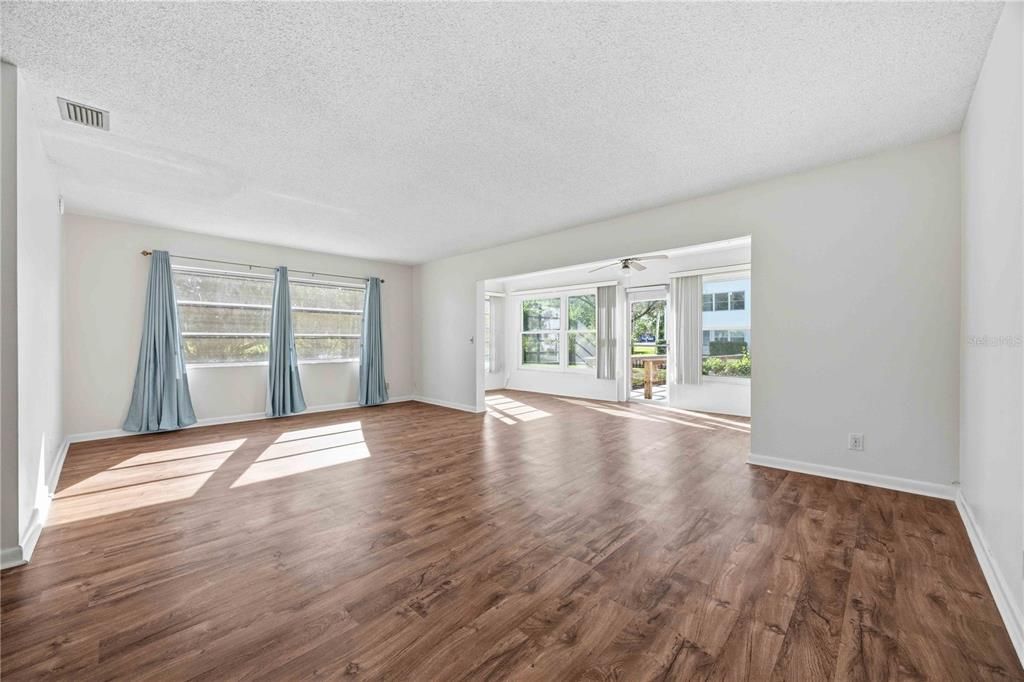 En Venta: $89,500 (2 camas, 2 baños, 1361 Pies cuadrados)