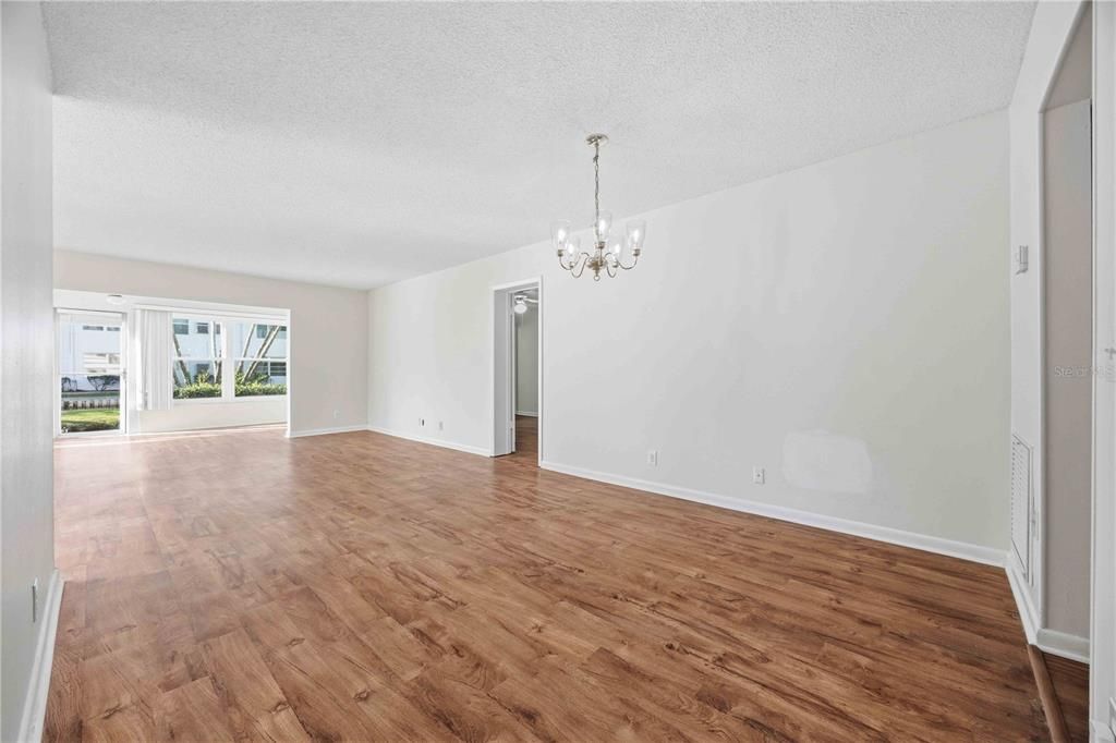 En Venta: $89,500 (2 camas, 2 baños, 1361 Pies cuadrados)