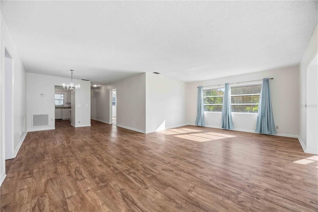 En Venta: $89,500 (2 camas, 2 baños, 1361 Pies cuadrados)