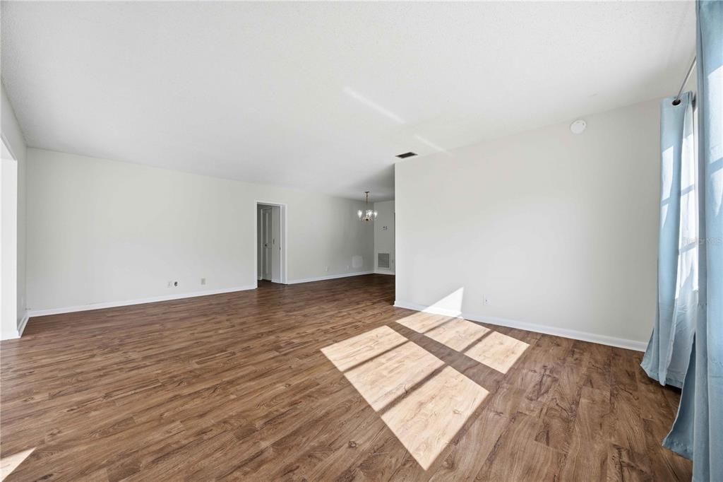 En Venta: $89,500 (2 camas, 2 baños, 1361 Pies cuadrados)