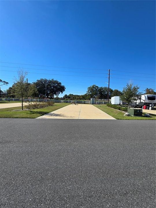 На продажу: $99,000 (0.07 acres)