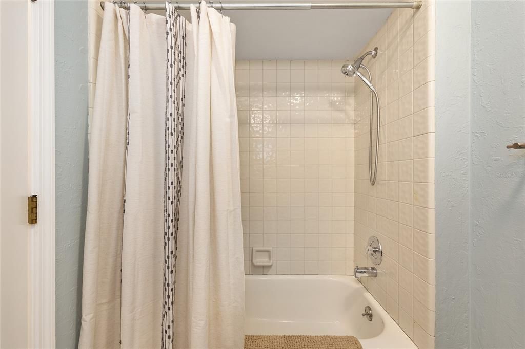 待售: $249,900 (2 贝兹, 2 浴室, 1045 平方英尺)