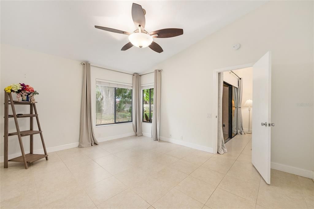 待售: $249,900 (2 贝兹, 2 浴室, 1045 平方英尺)