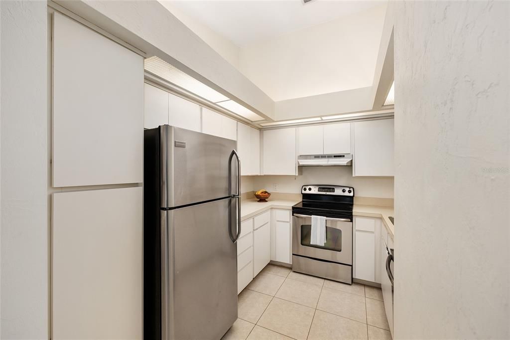 待售: $249,900 (2 贝兹, 2 浴室, 1045 平方英尺)