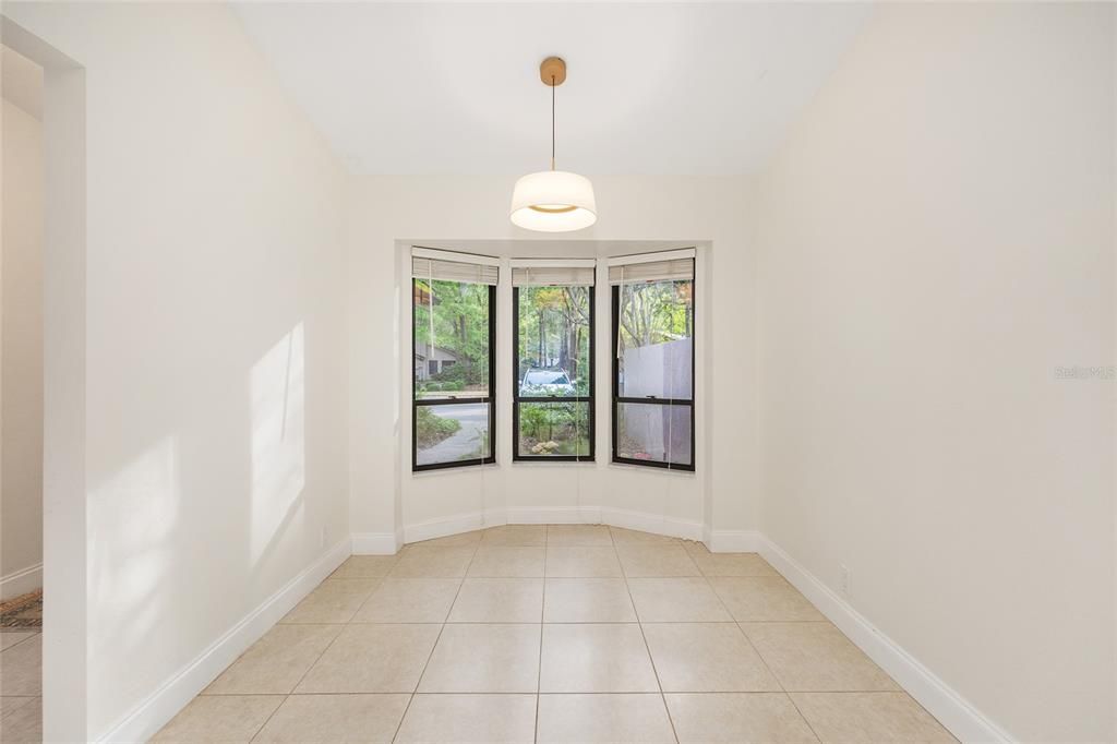 待售: $249,900 (2 贝兹, 2 浴室, 1045 平方英尺)