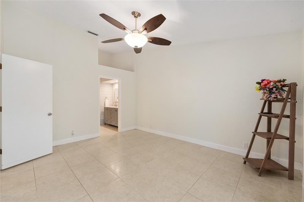 待售: $249,900 (2 贝兹, 2 浴室, 1045 平方英尺)