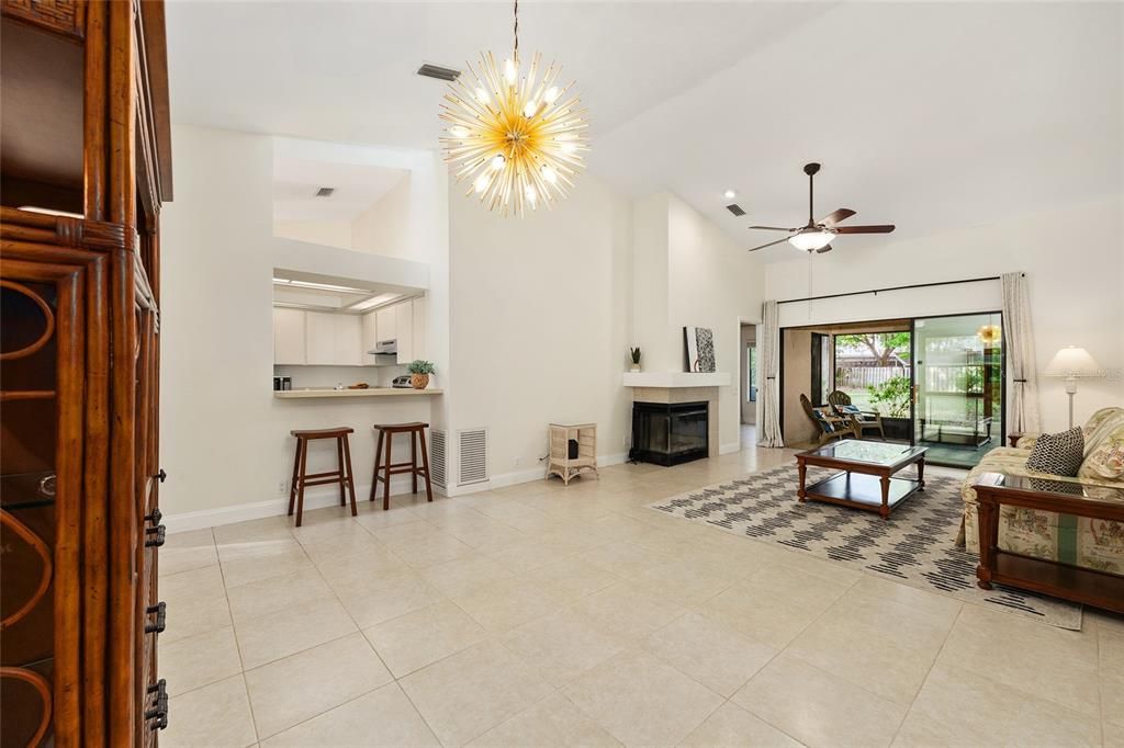 待售: $249,900 (2 贝兹, 2 浴室, 1045 平方英尺)