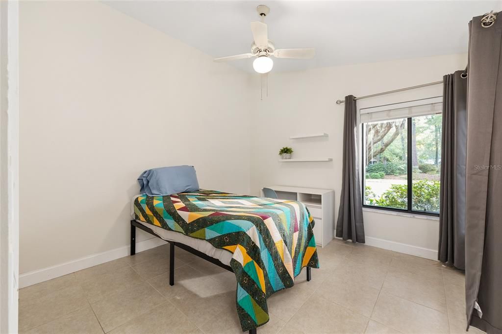 待售: $249,900 (2 贝兹, 2 浴室, 1045 平方英尺)