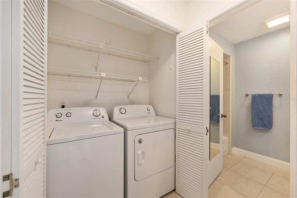 待售: $249,900 (2 贝兹, 2 浴室, 1045 平方英尺)