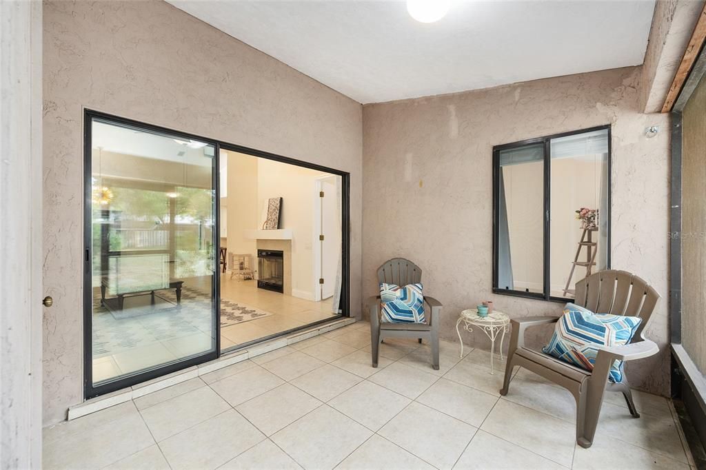 待售: $249,900 (2 贝兹, 2 浴室, 1045 平方英尺)