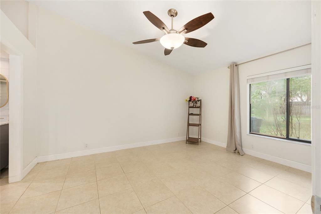 待售: $249,900 (2 贝兹, 2 浴室, 1045 平方英尺)