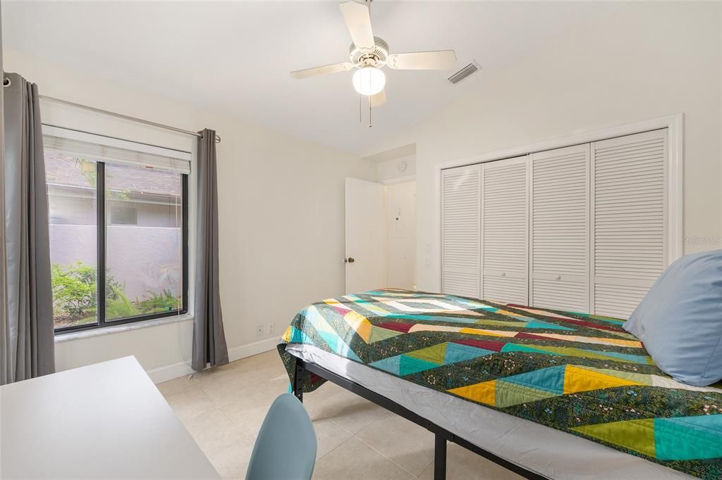 待售: $249,900 (2 贝兹, 2 浴室, 1045 平方英尺)