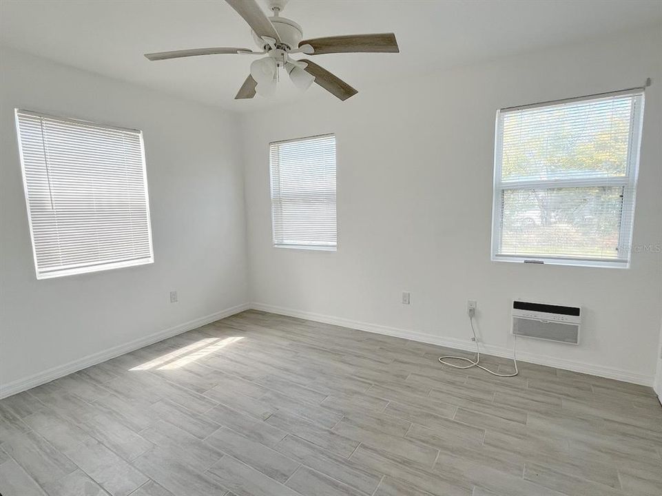 В аренду: $1,550 (1 спален, 1 ванн, 500 Квадратных фут)