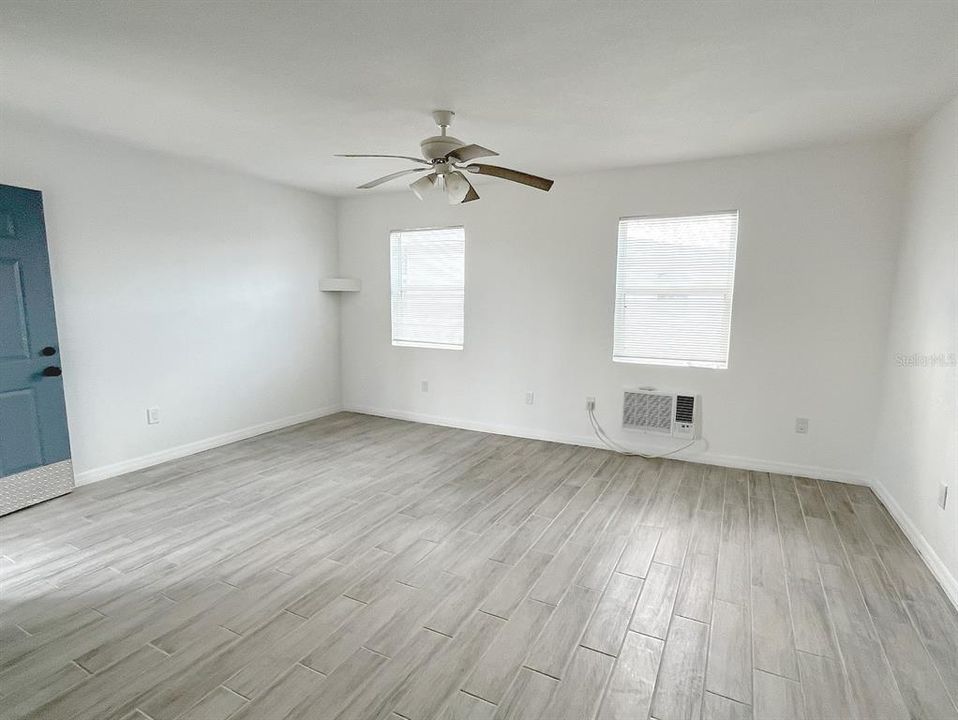 В аренду: $1,550 (1 спален, 1 ванн, 500 Квадратных фут)