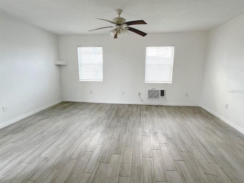 В аренду: $1,550 (1 спален, 1 ванн, 500 Квадратных фут)