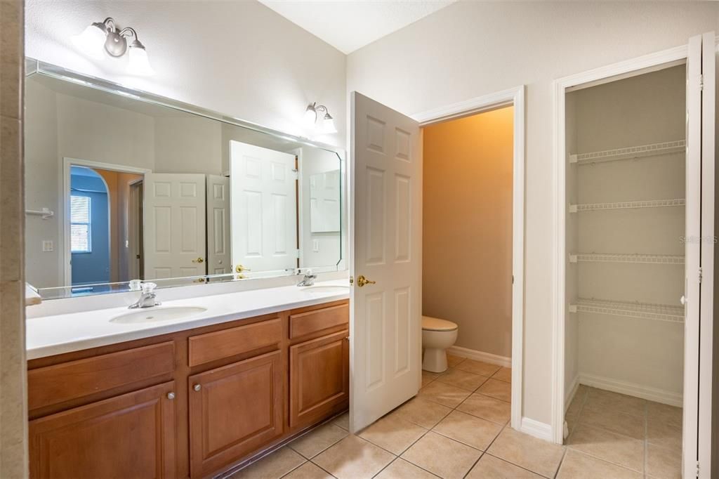 For Sale: $274,000 (2 beds, 2 baths, 1408 Square Feet)