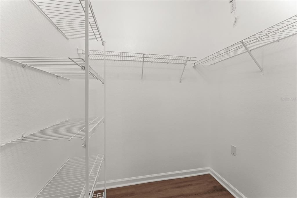 Activo con contrato: $1,890 (3 camas, 2 baños, 1408 Pies cuadrados)