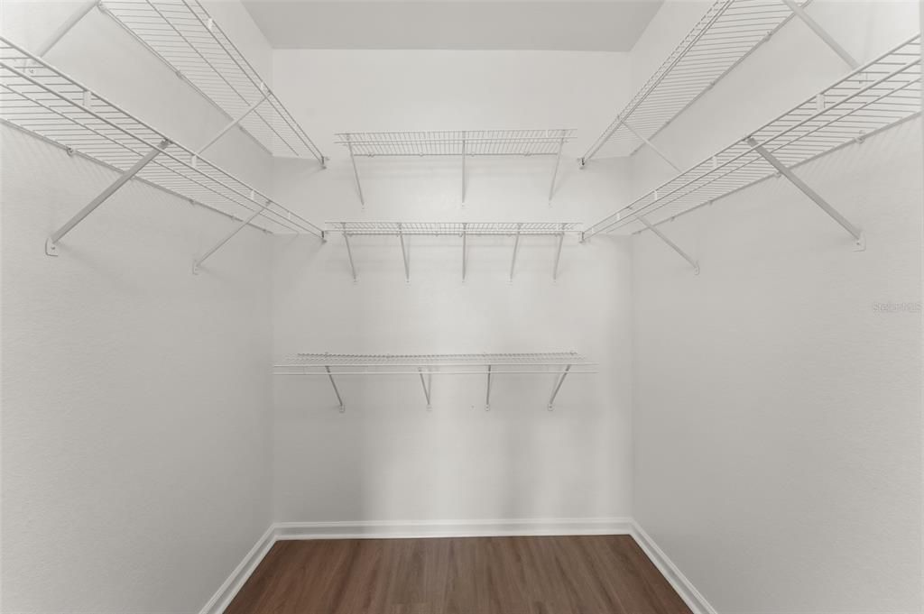 Activo con contrato: $1,890 (3 camas, 2 baños, 1408 Pies cuadrados)