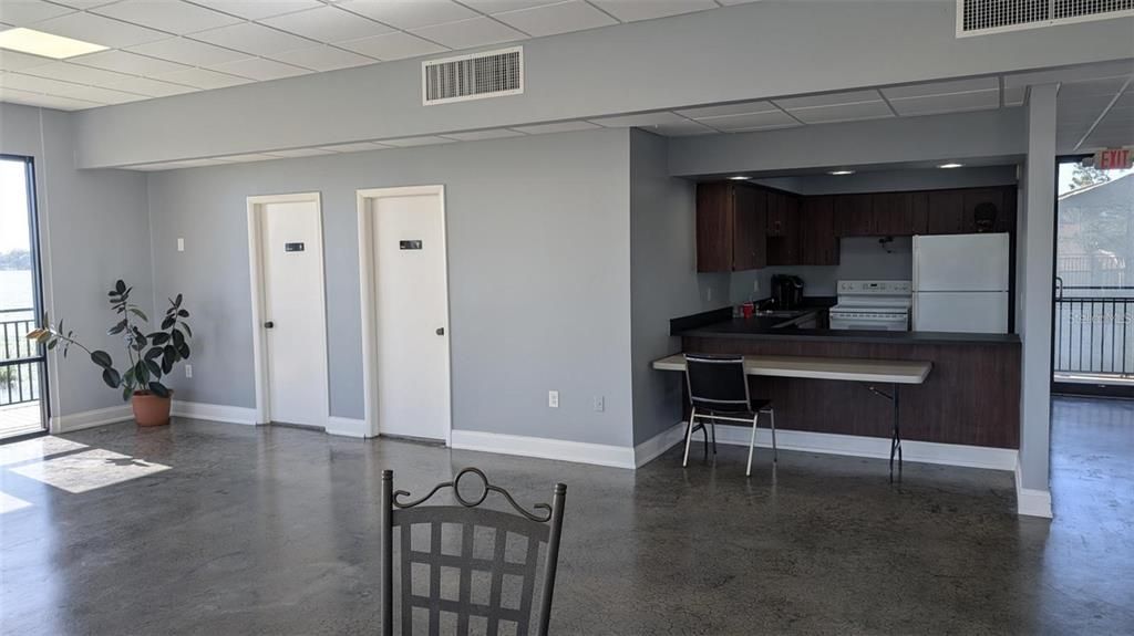 For Sale: $198,000 (2 beds, 2 baths, 1184 Square Feet)