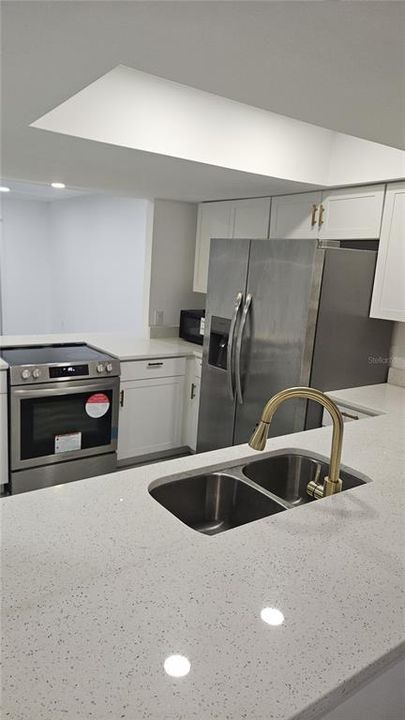 For Sale: $198,000 (2 beds, 2 baths, 1184 Square Feet)