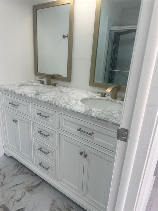 For Sale: $198,000 (2 beds, 2 baths, 1184 Square Feet)